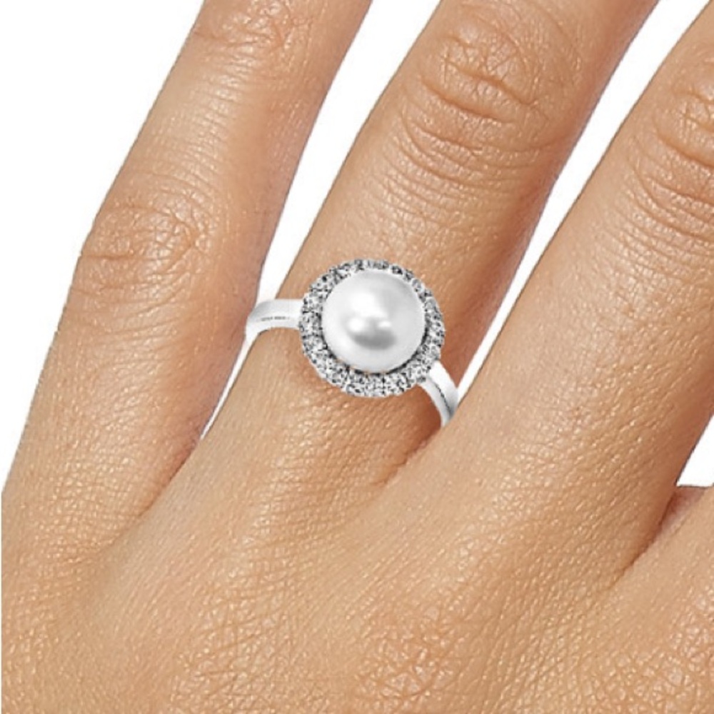 Women’s Freshwater Pearl and Cubic Zirconia Sterling Silver Halo Ring Size 8